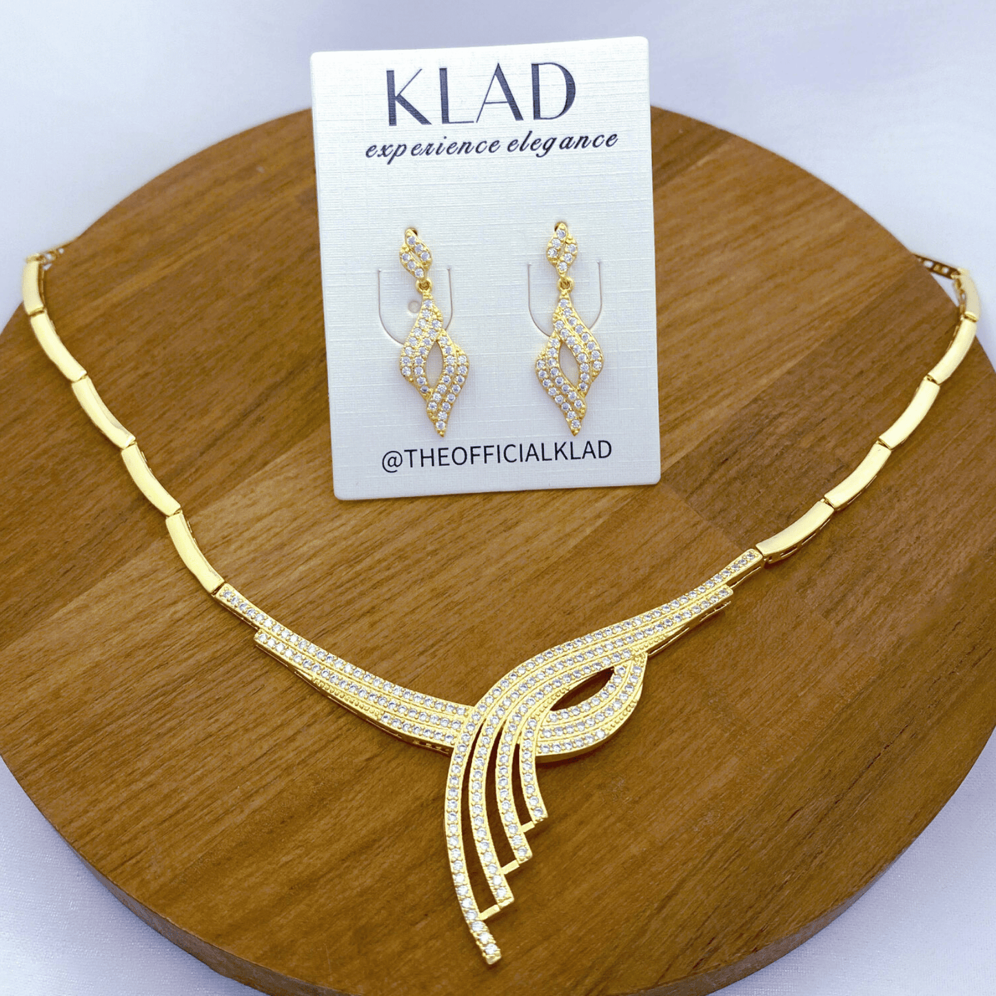 leira set in gold