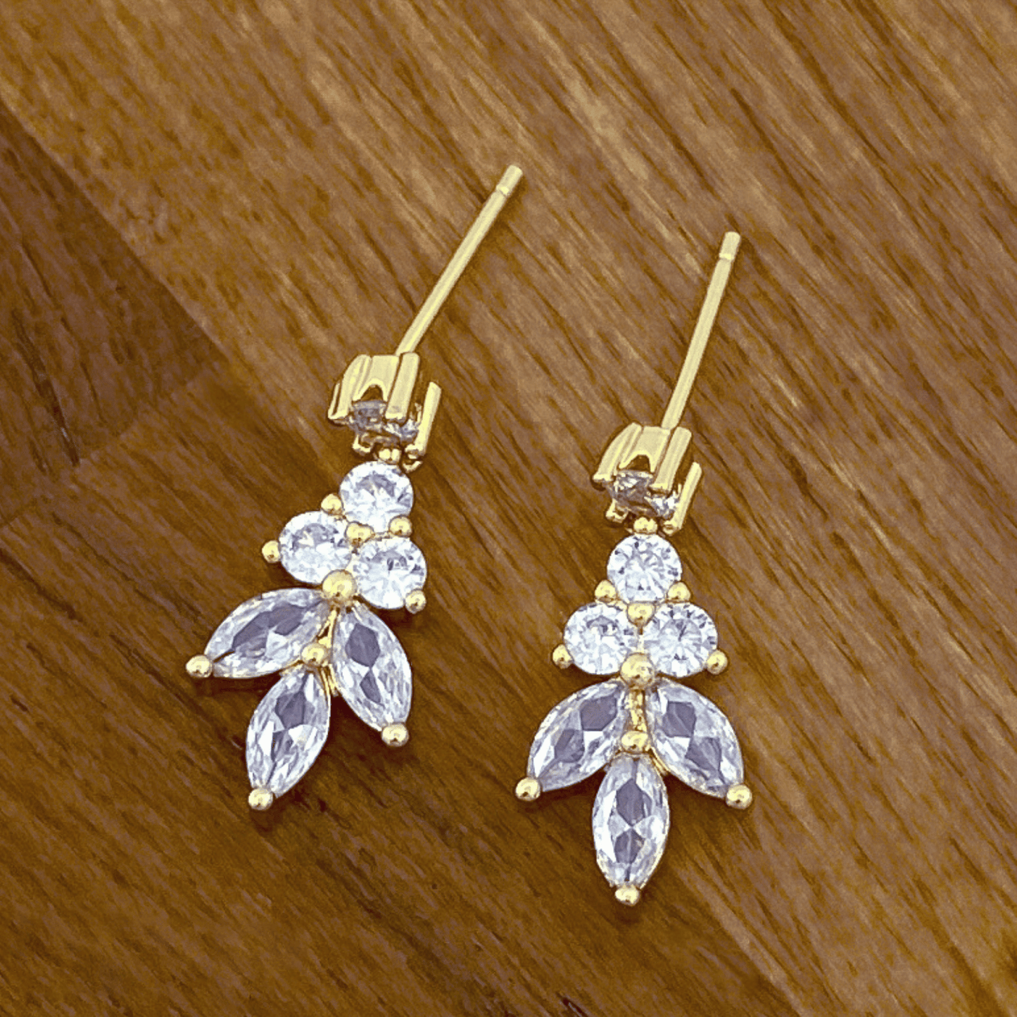 londyne set in gold
