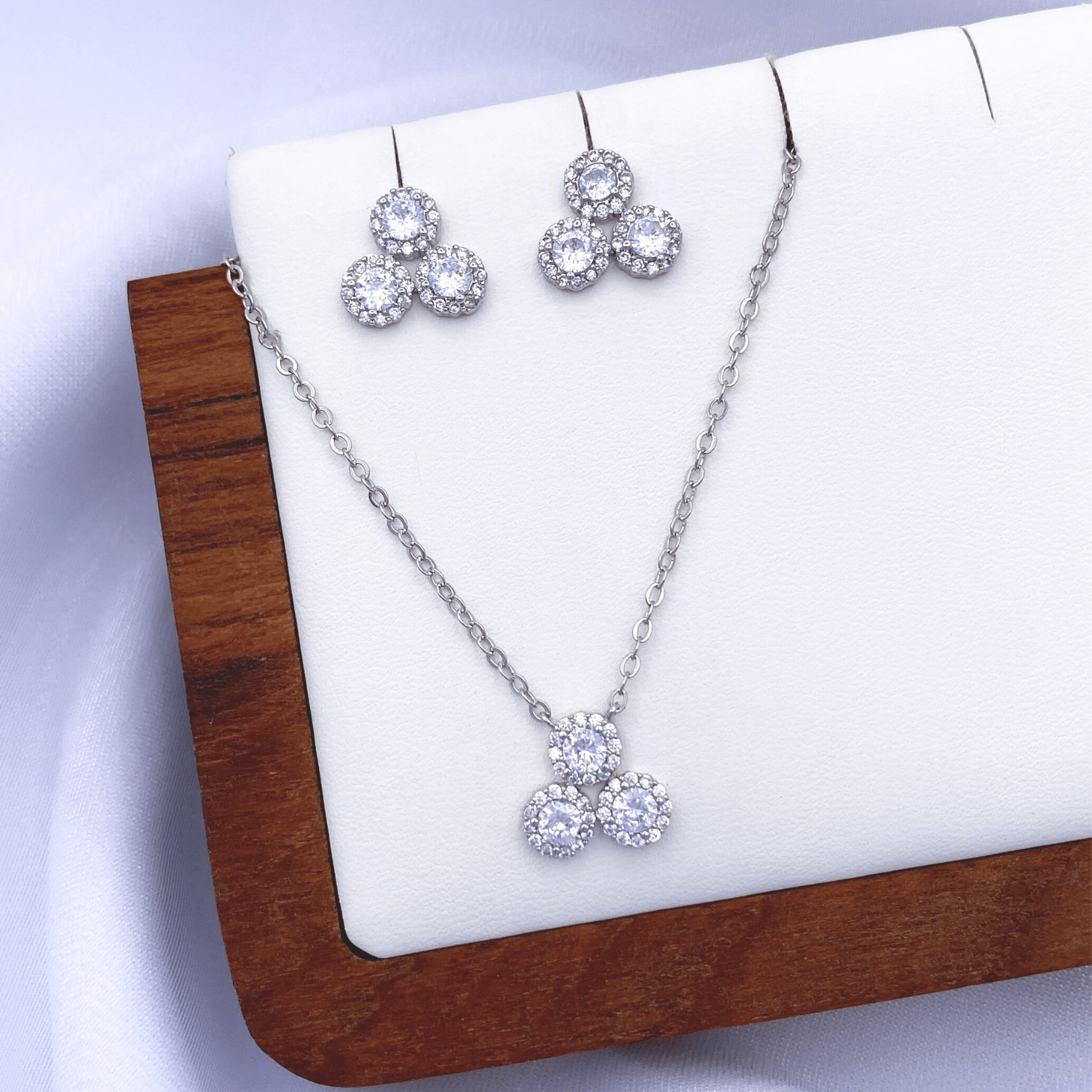 Maika Jewelry Set in Rhodium