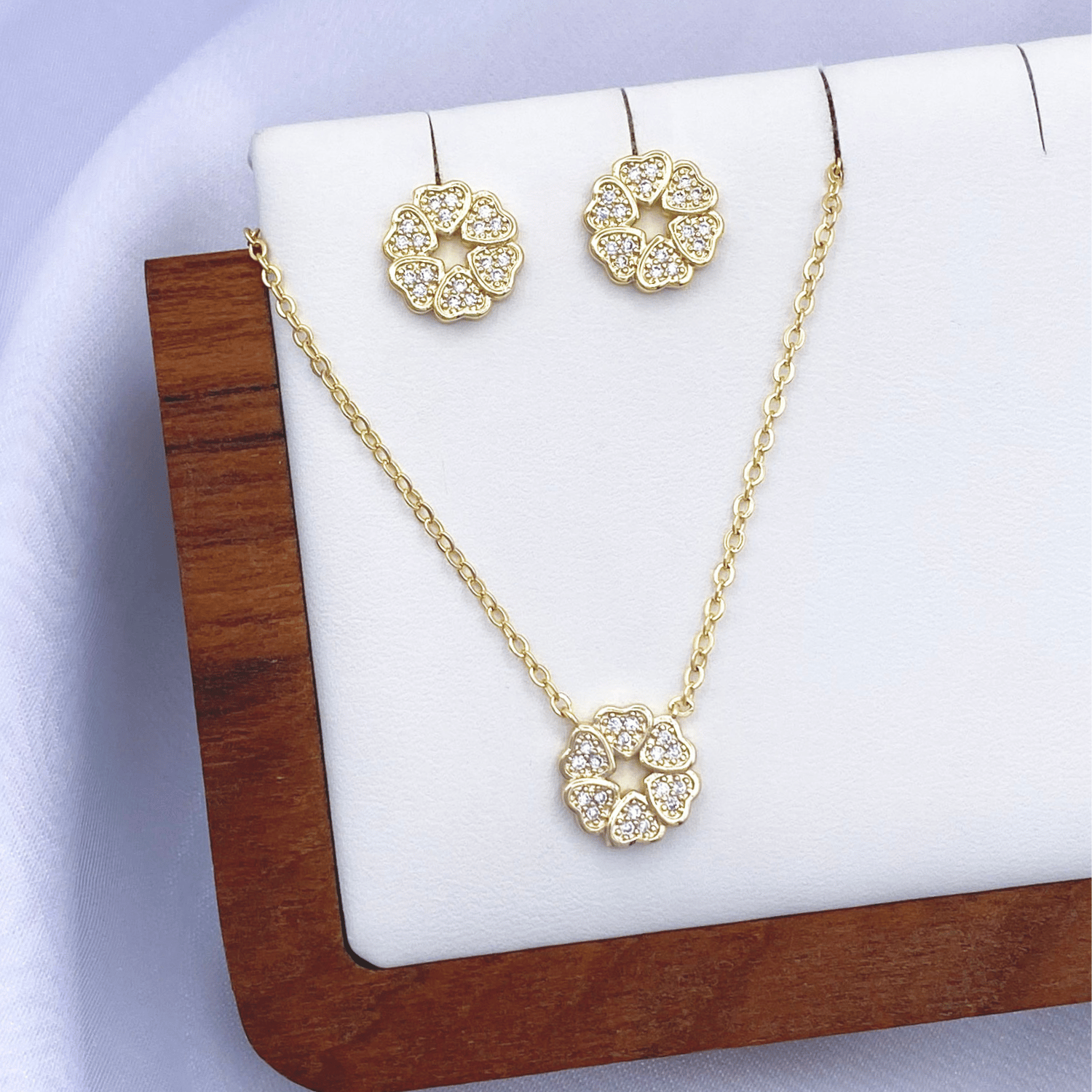 Makayla Jewelry Set in Gold