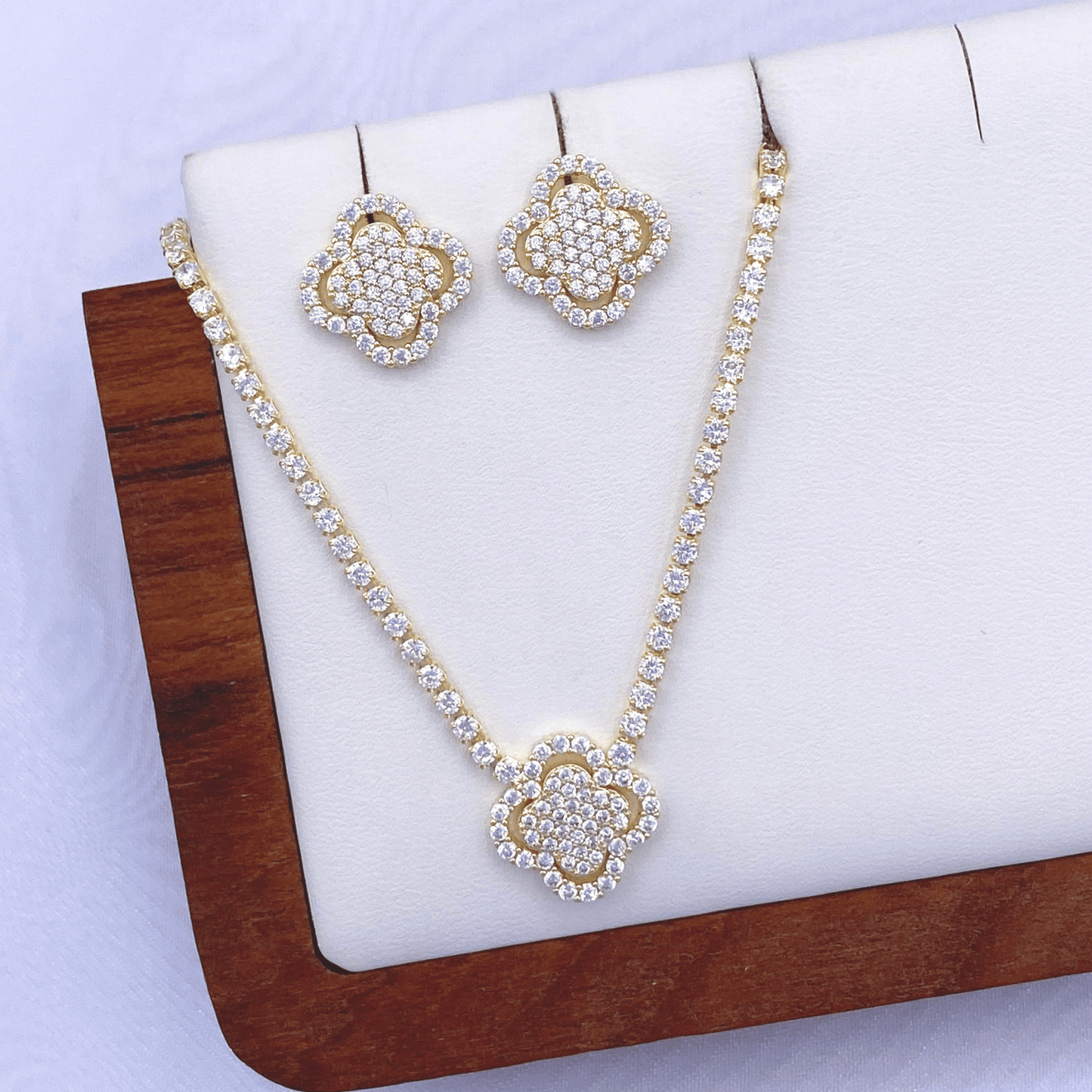 marae jewelry set in gold