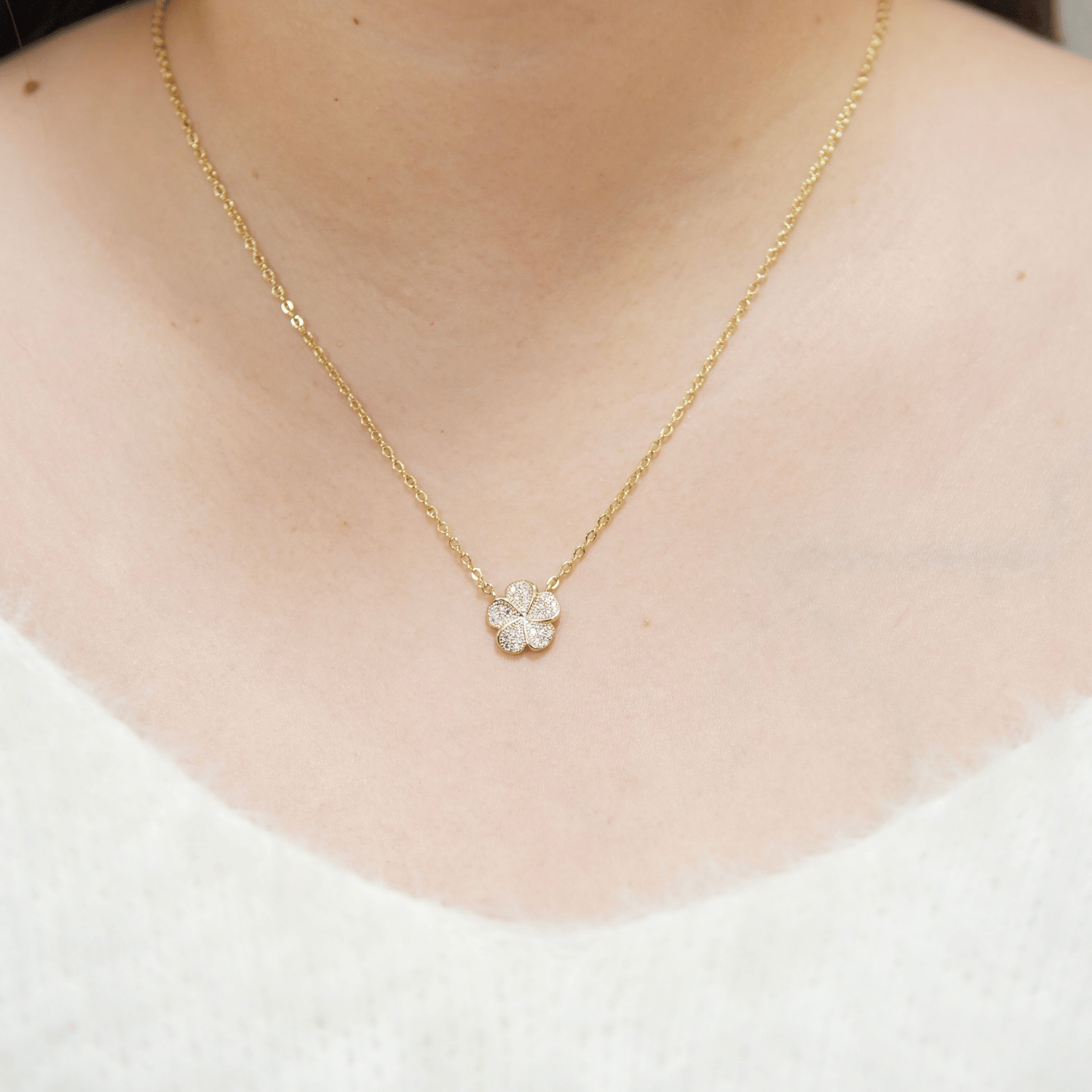 Meera Jewelry Set in Gold