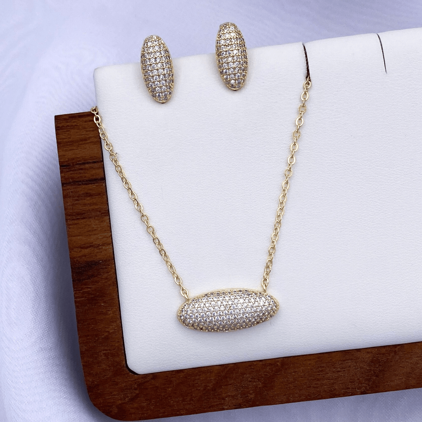 monroe jewelry set in gold