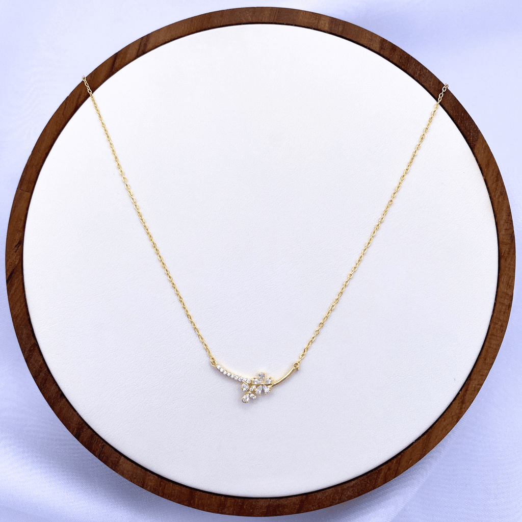 Nadie Necklace in Gold