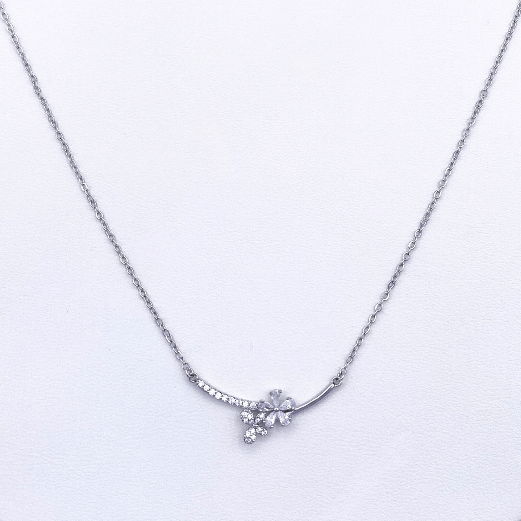 Nadie Necklace in Rhodium