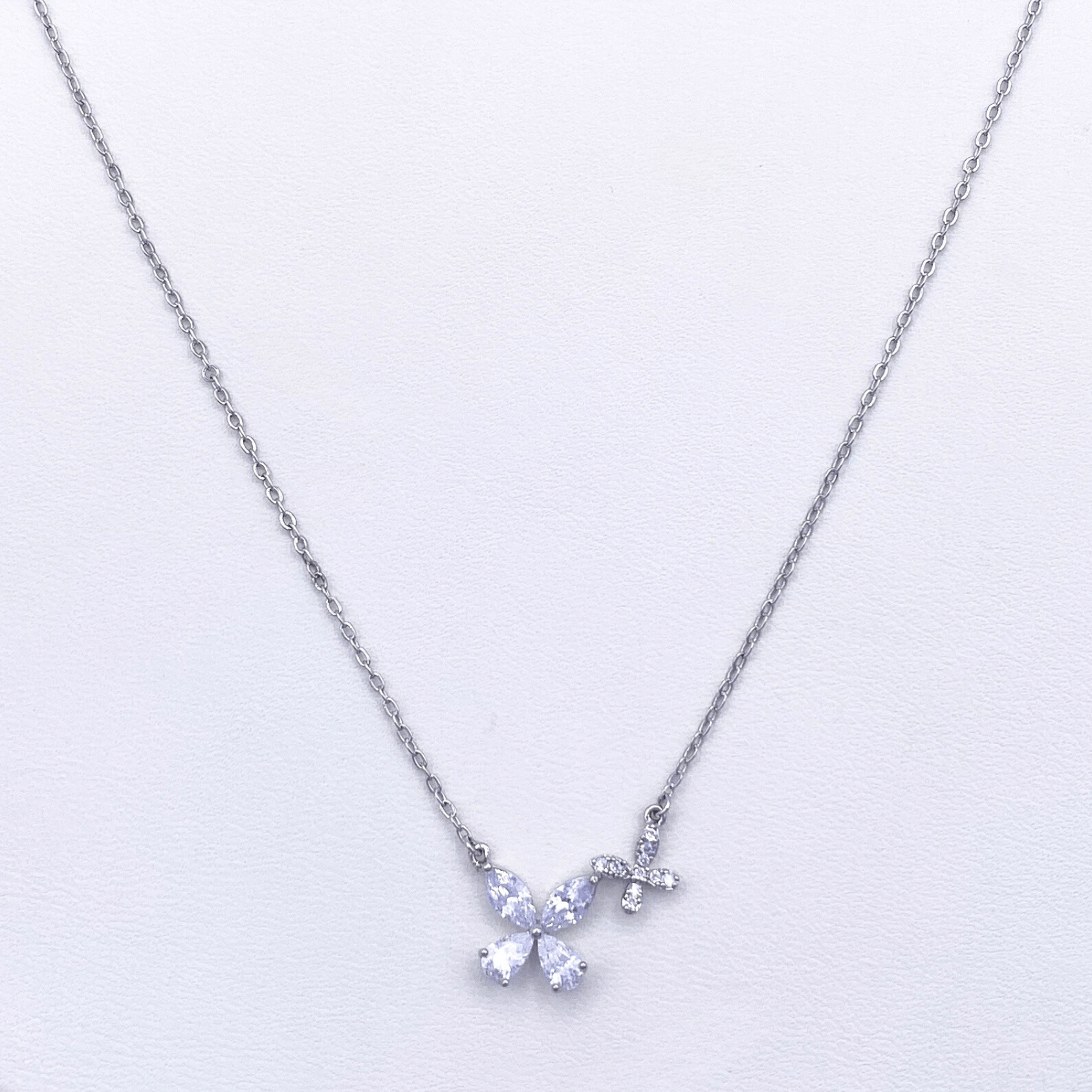 Novia Necklace in Rhodium