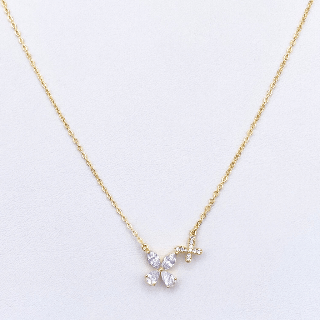 Novia Necklace in Gold
