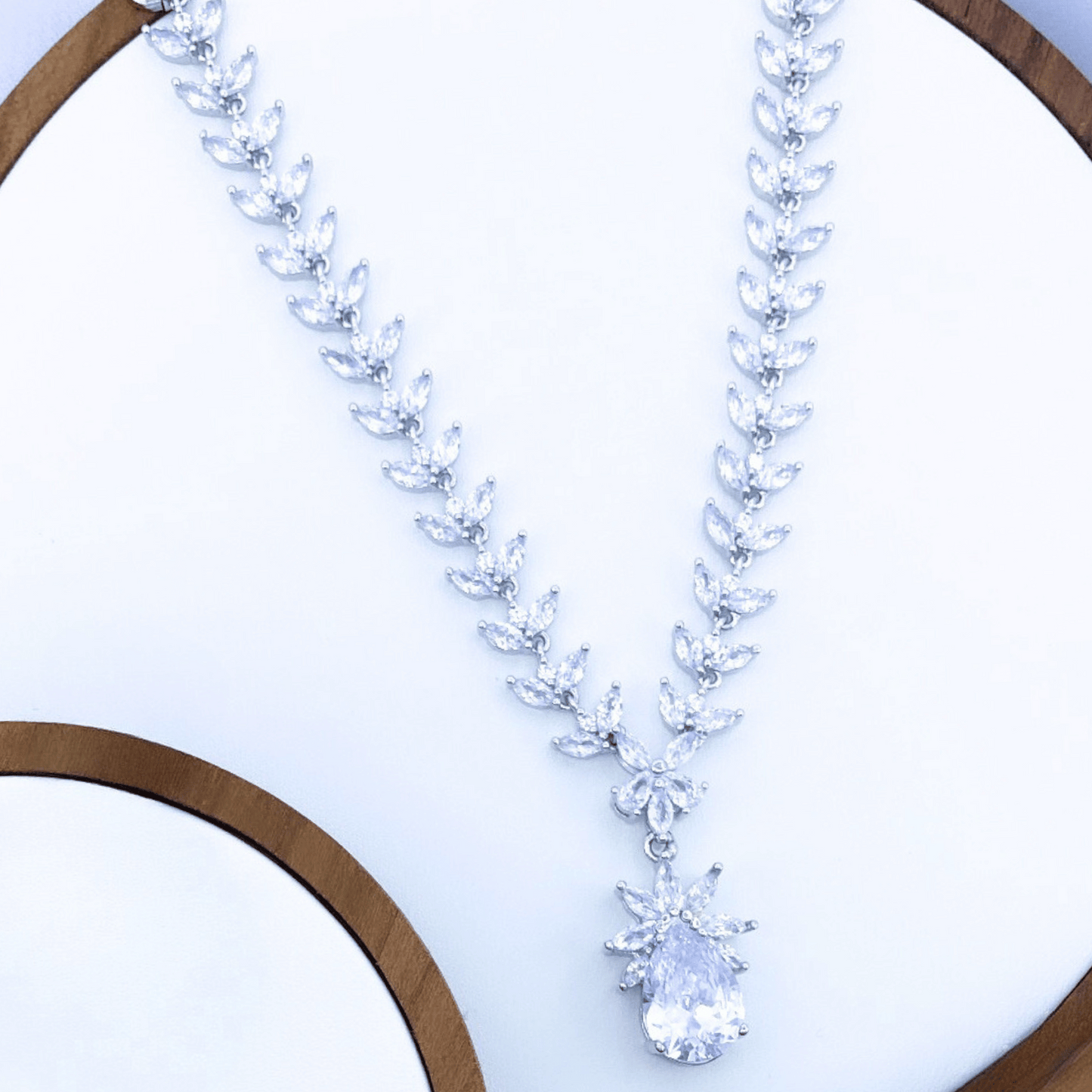 nikki set in rhodium