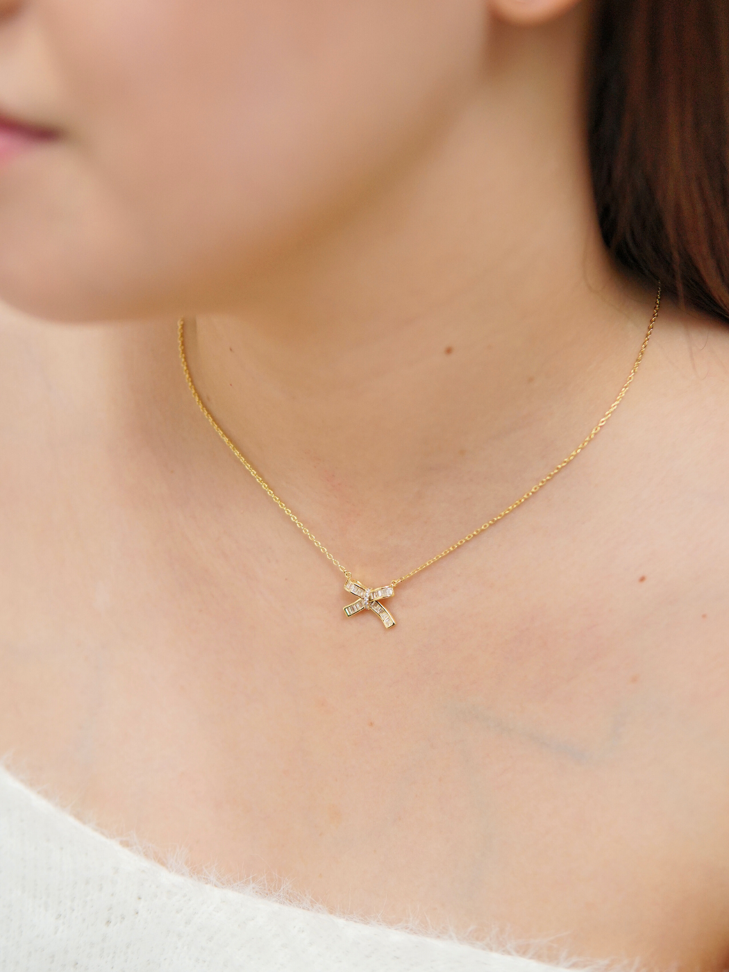 ninaia pendant necklace in gold