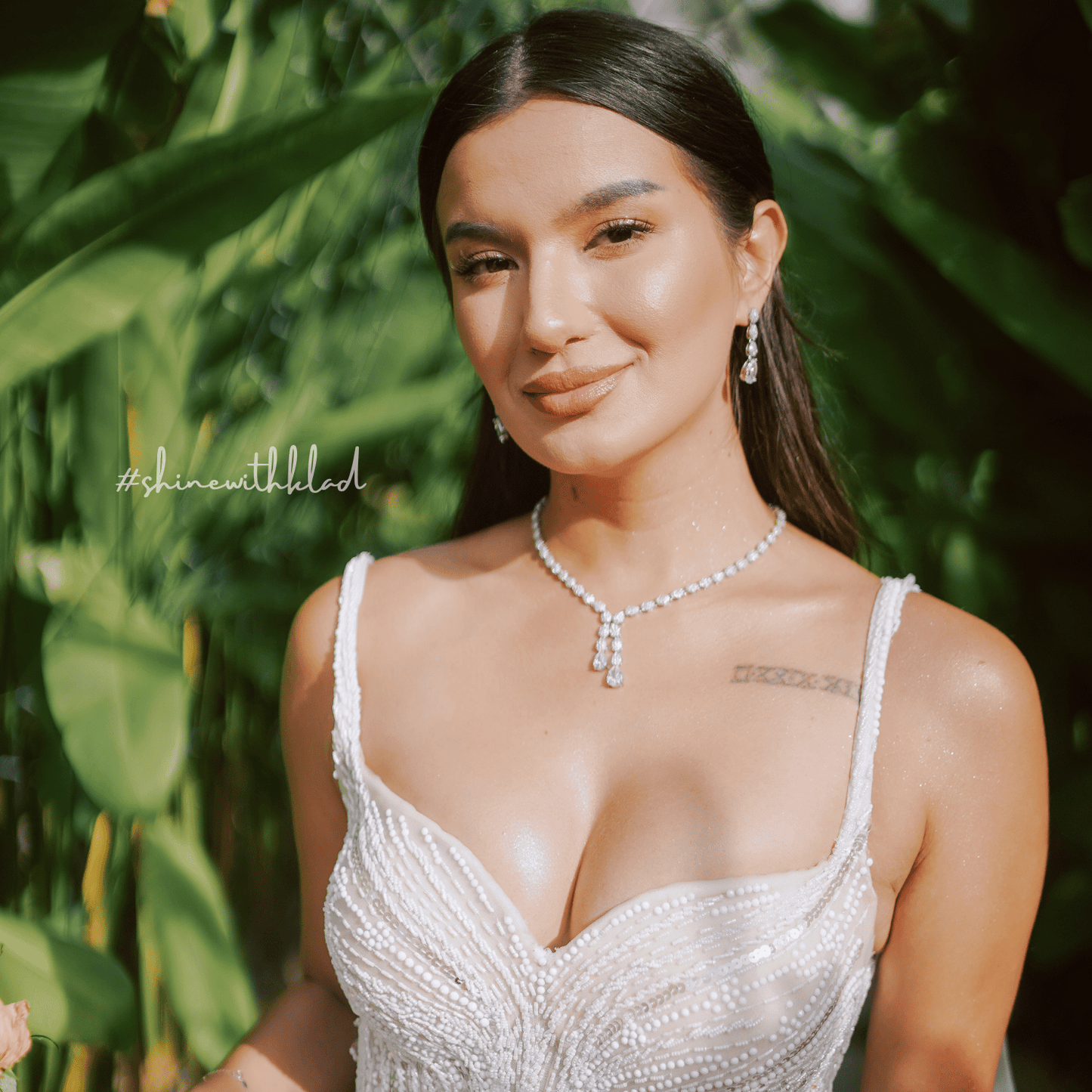 edelyn set in gold