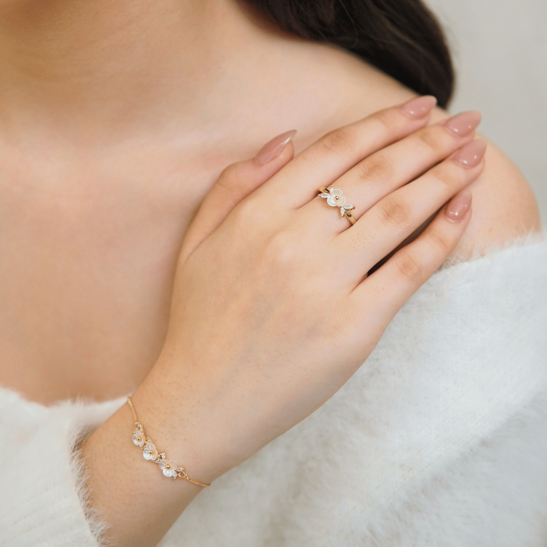 Riora Ring in Gold
