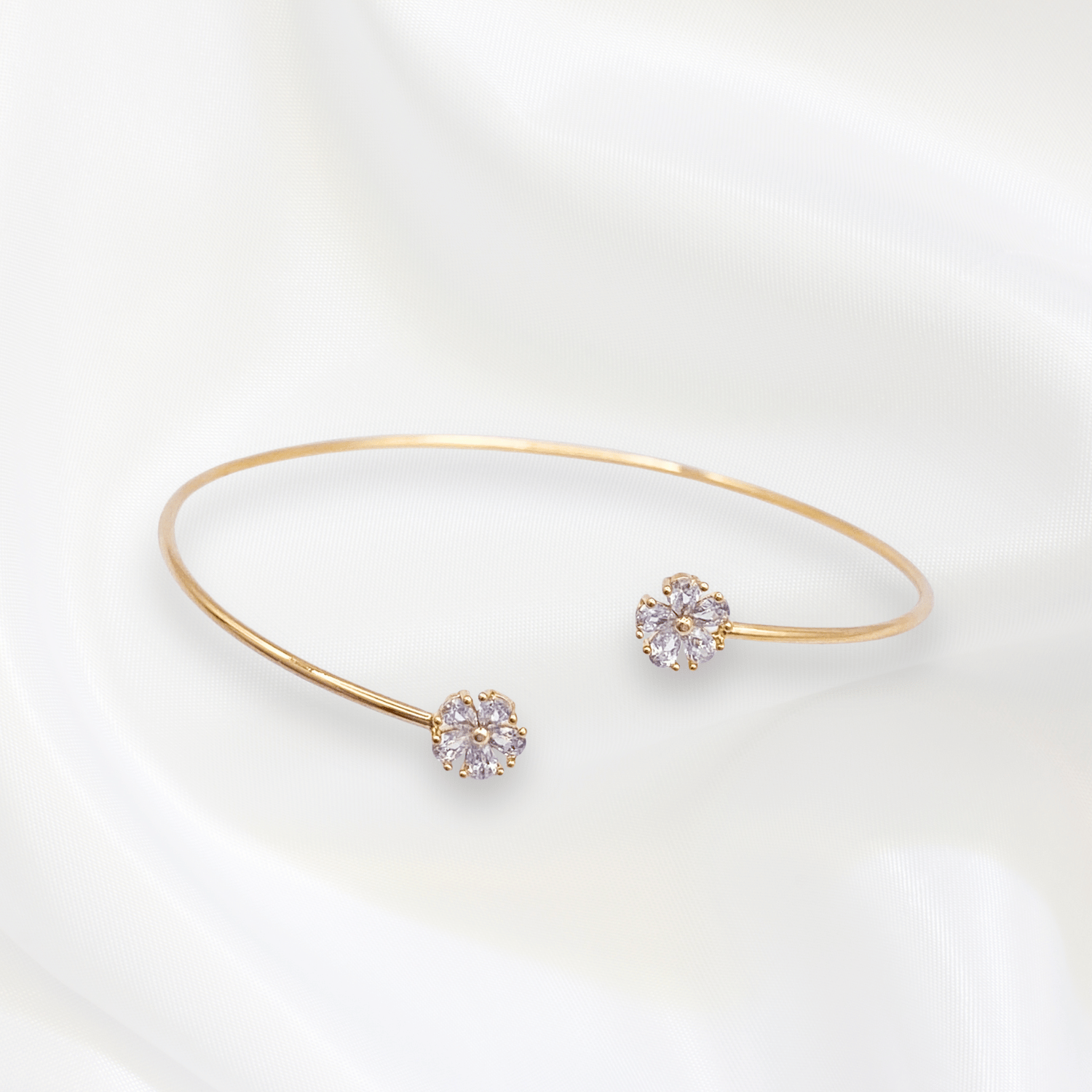 Telyn Thin Bangles in Gold