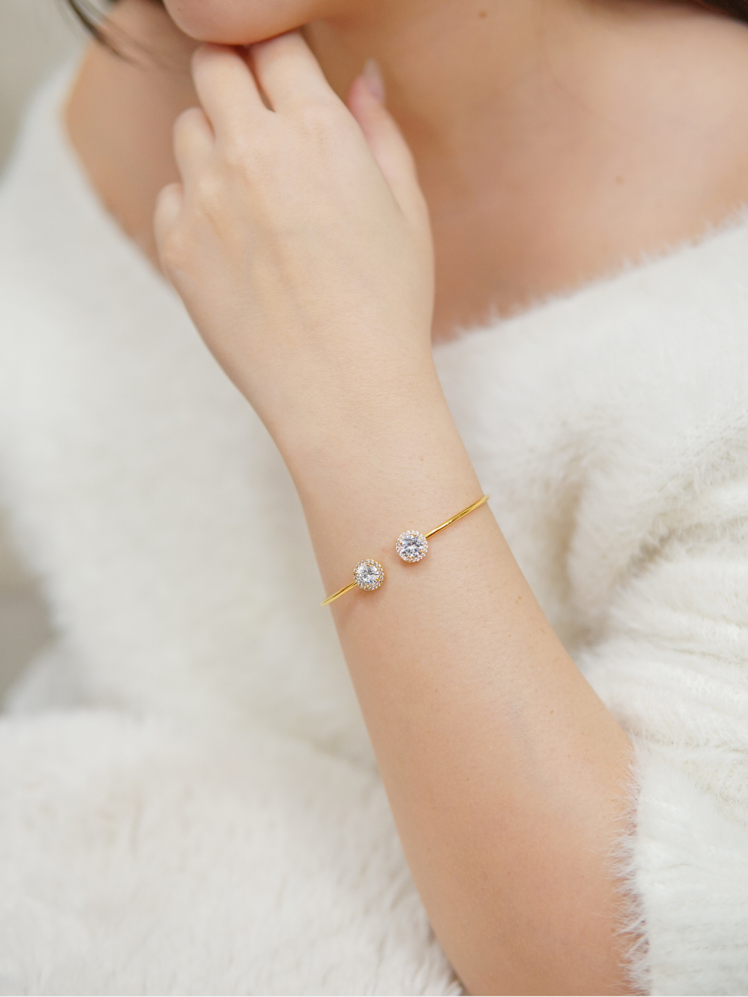 tess bangle in gold