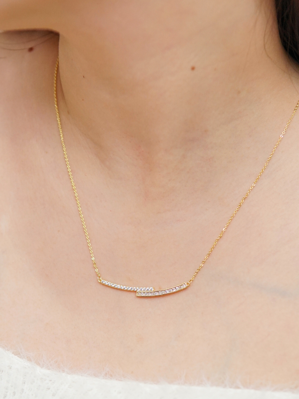 vaz pendant necklace in gold