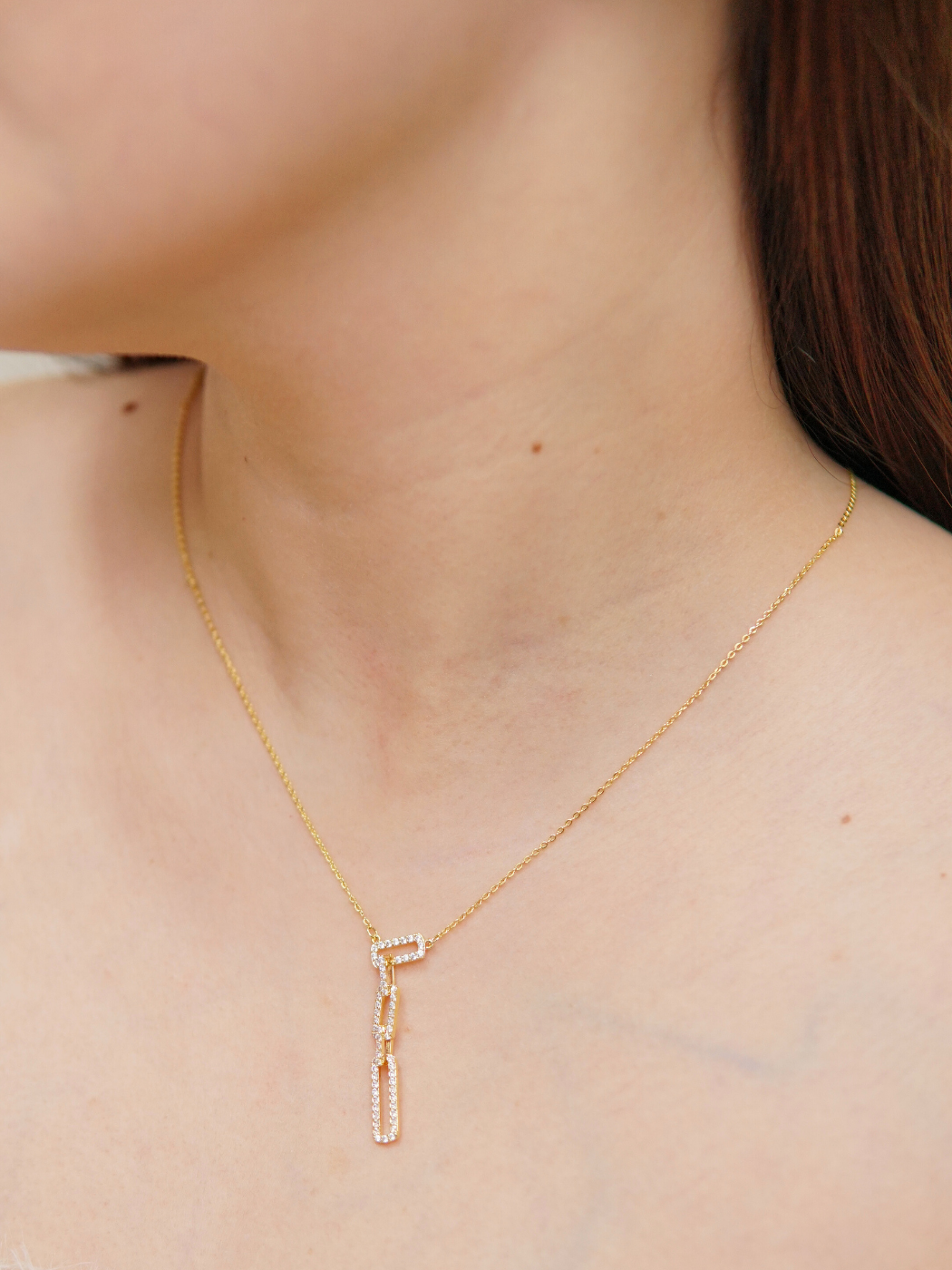 vielle pendant necklace in gold