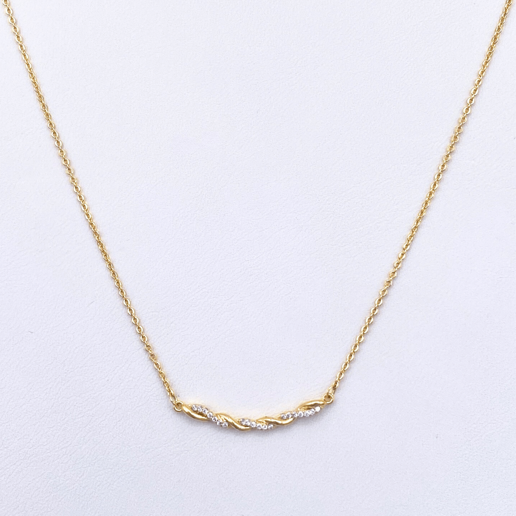 Olyra Necklace in Gold