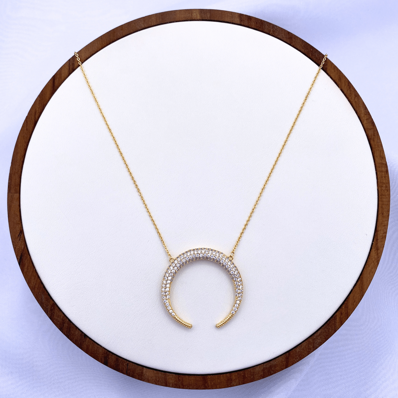 Vyl Necklace in Gold