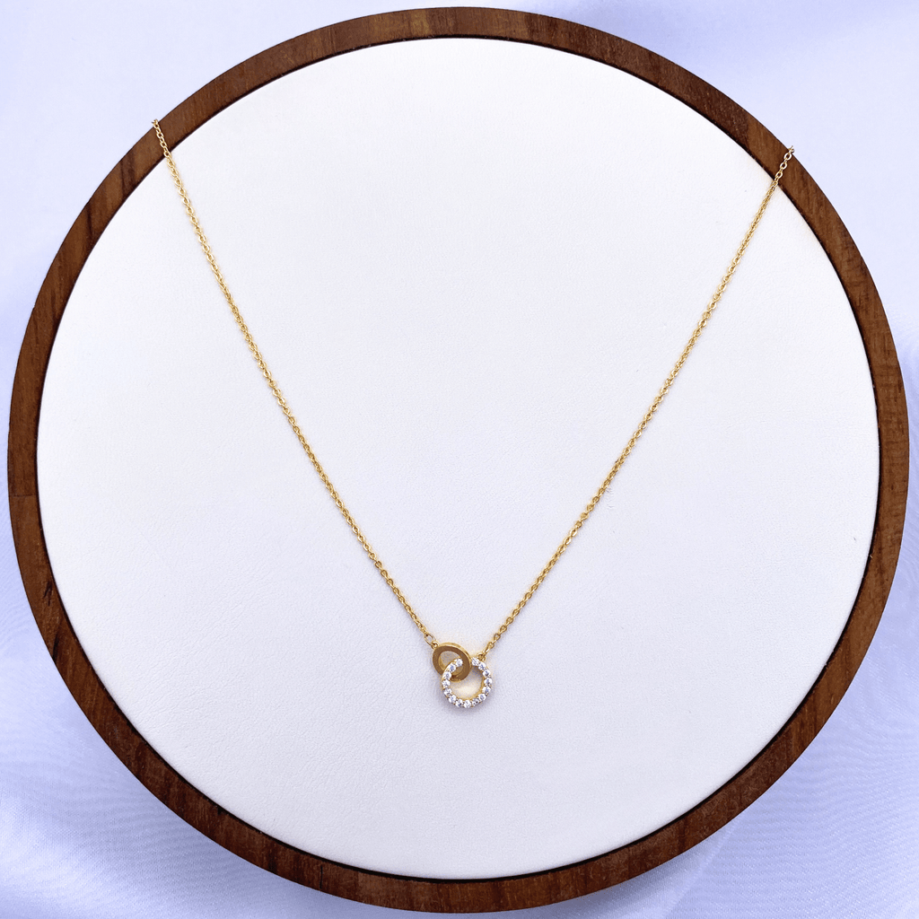 Vynie Necklace in Gold