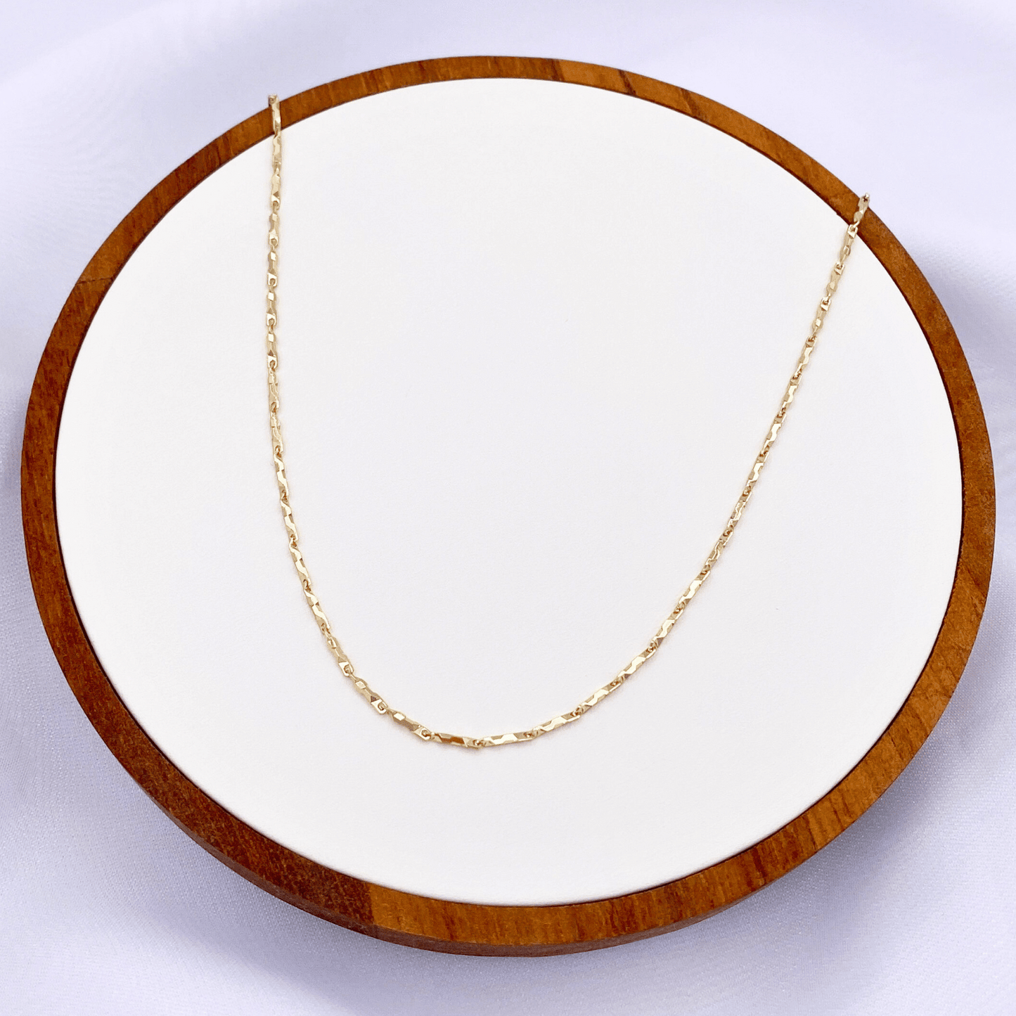 xennah necklace in gold