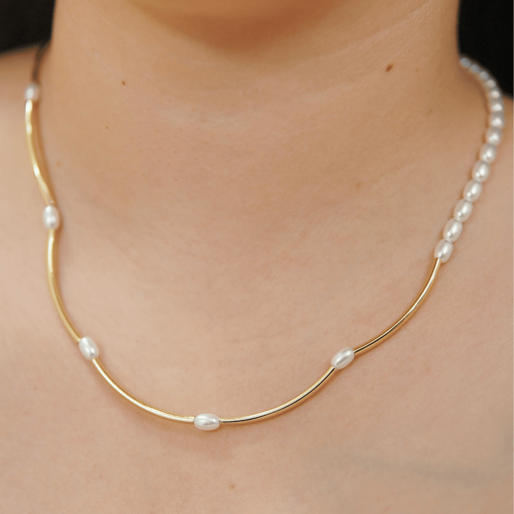 Xeta Pearl Necklace in Gold