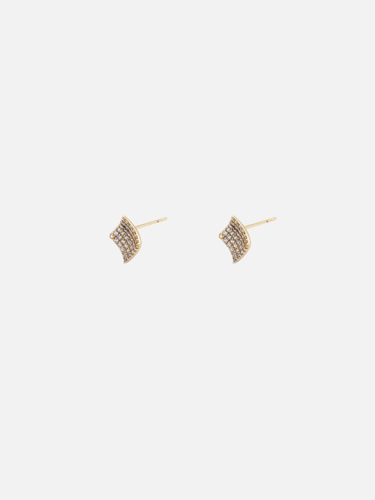 xylona stud earrings in gold