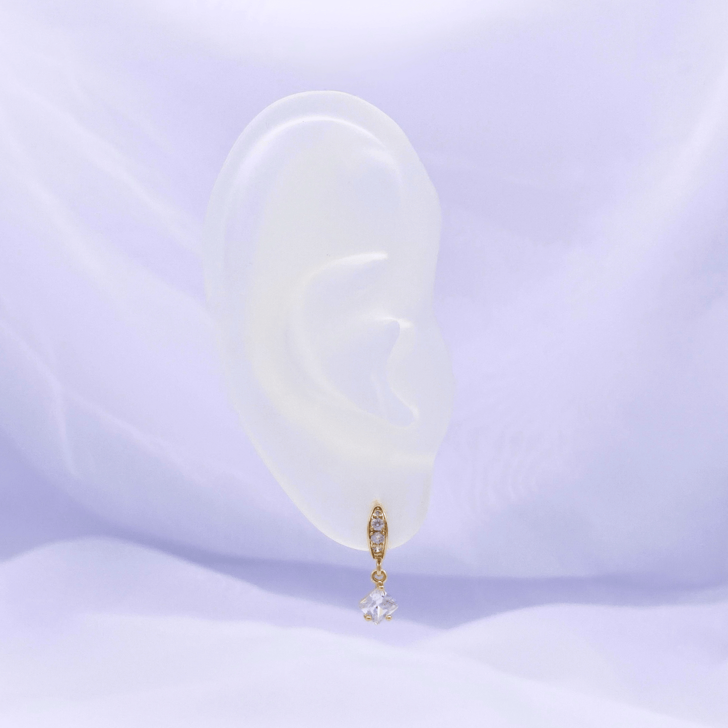 xynara hoop earrings in gold