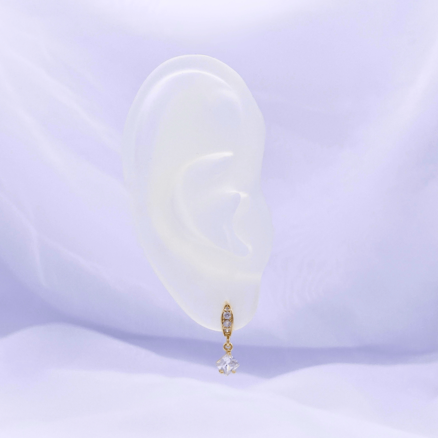 Xynara Hoop Earrings in Gold