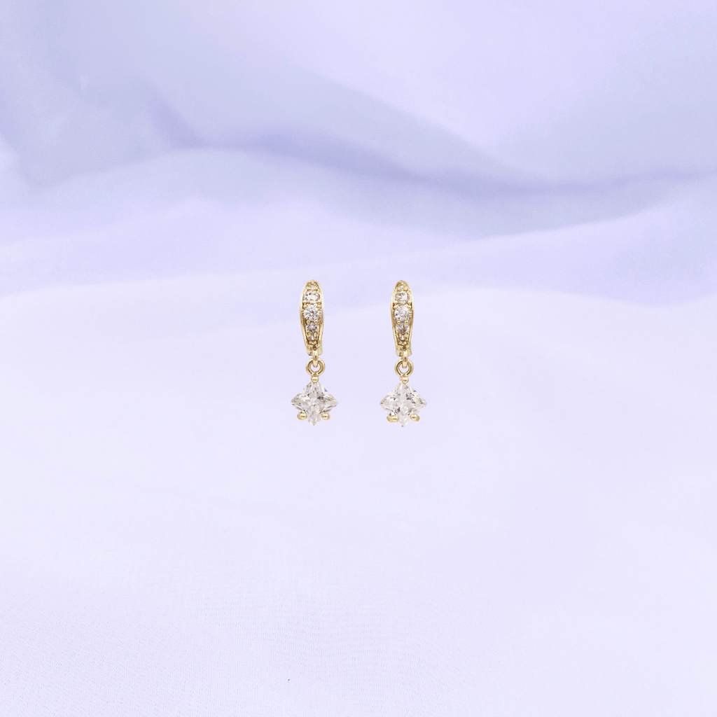 Xynara Hoop Earrings in Gold