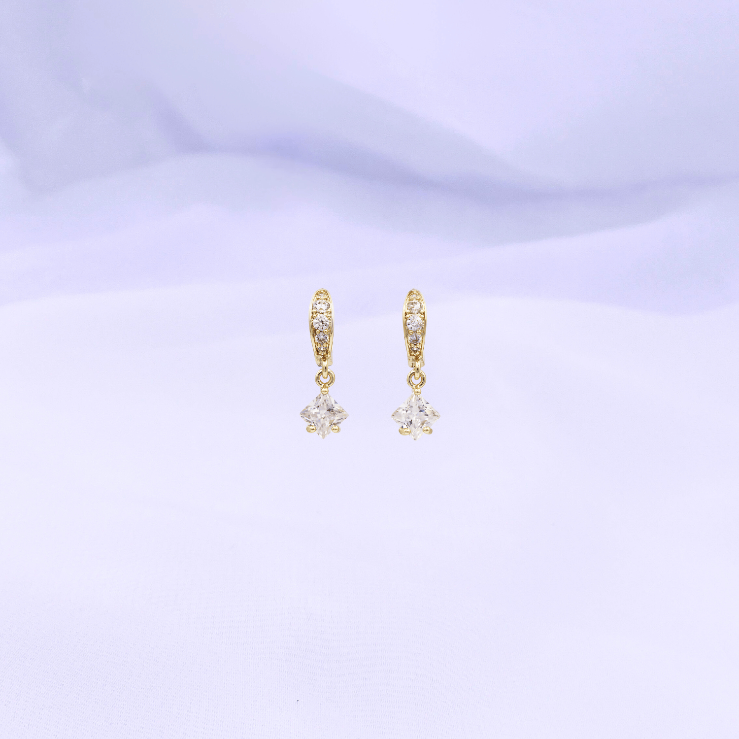 Xynara Hoop Earrings in Gold