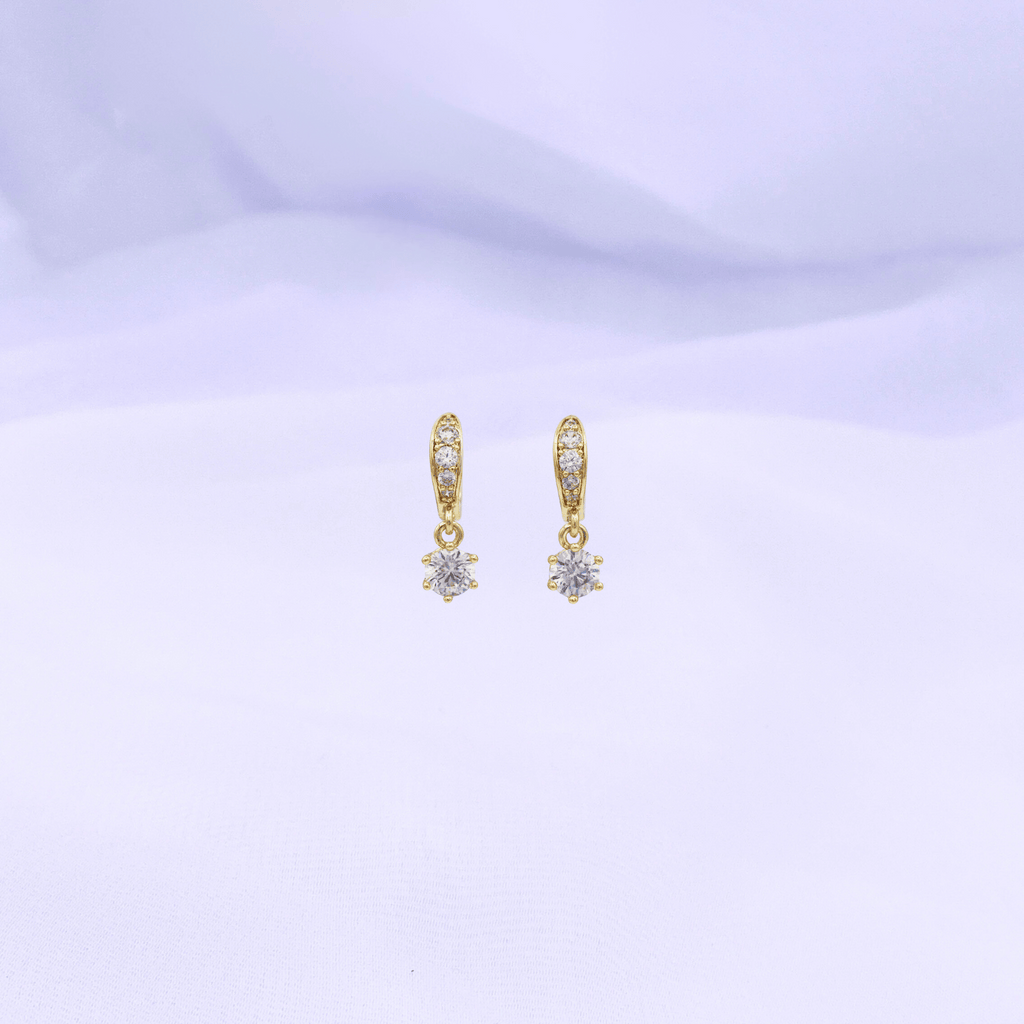 Xyra Hoop Earrings in Gold