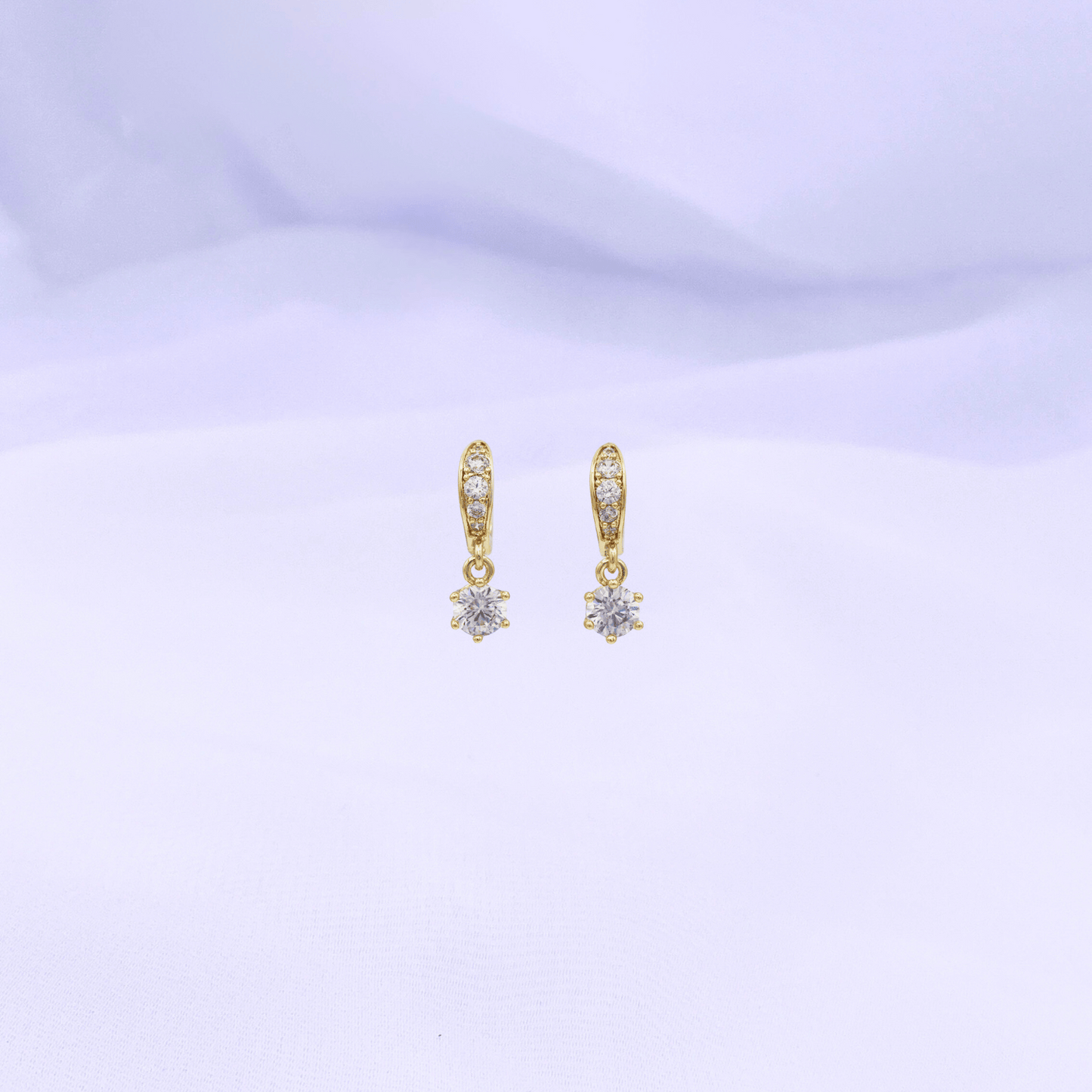xyra hoop earrings in gold