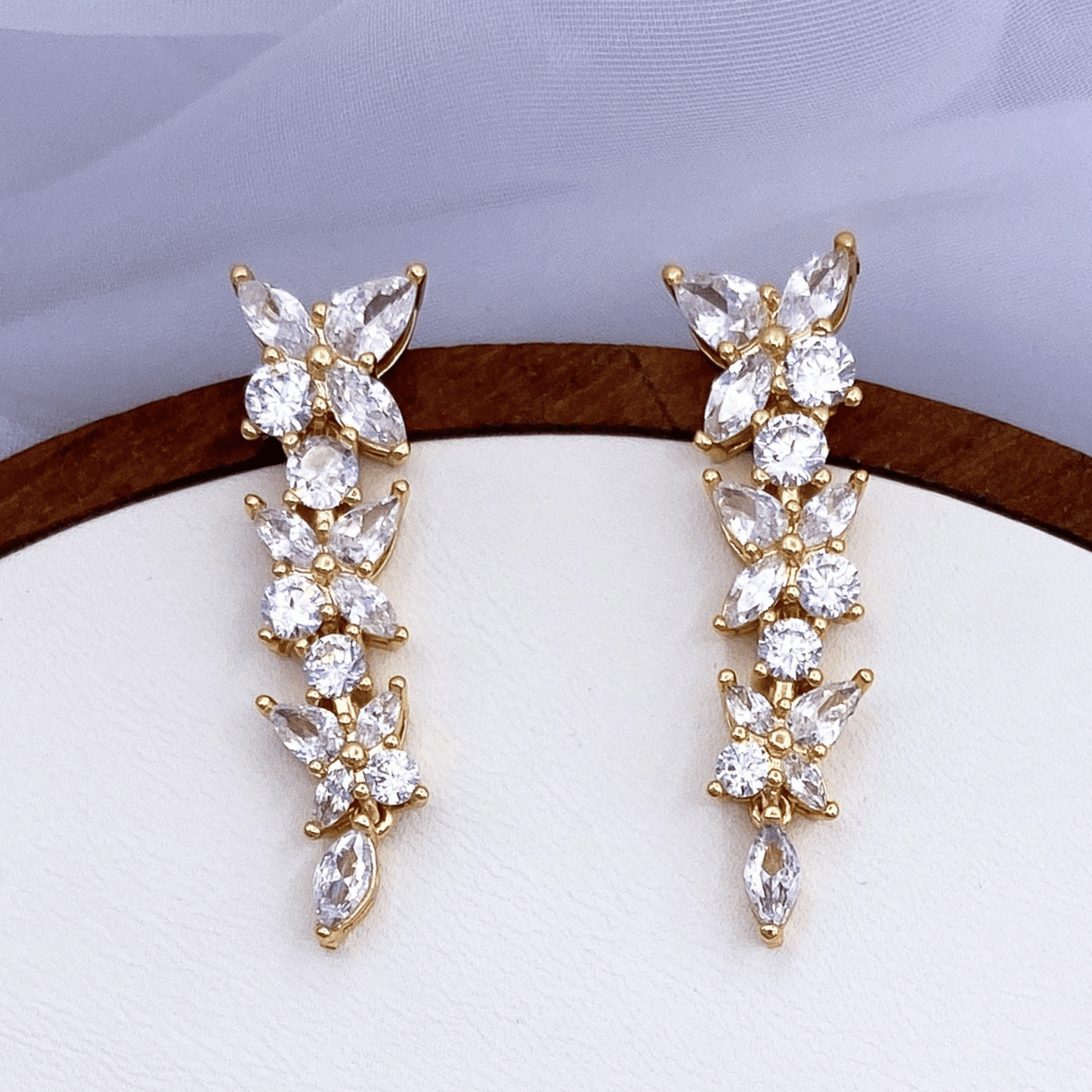 zelise set in gold