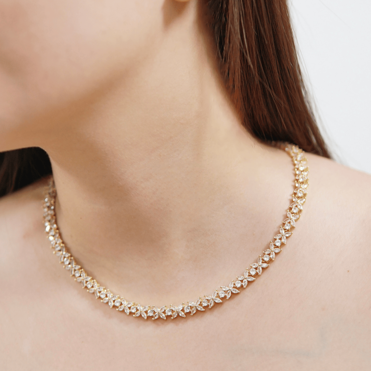 zelise set in gold