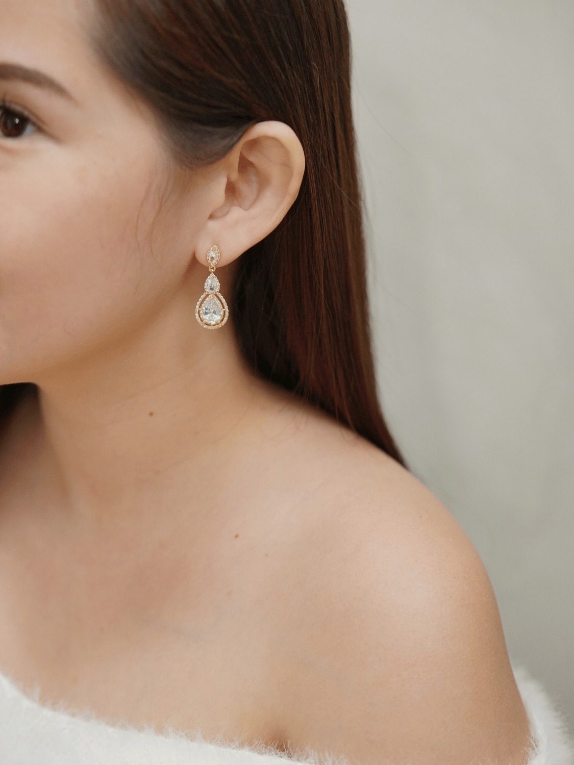 zienn stud earrings in gold