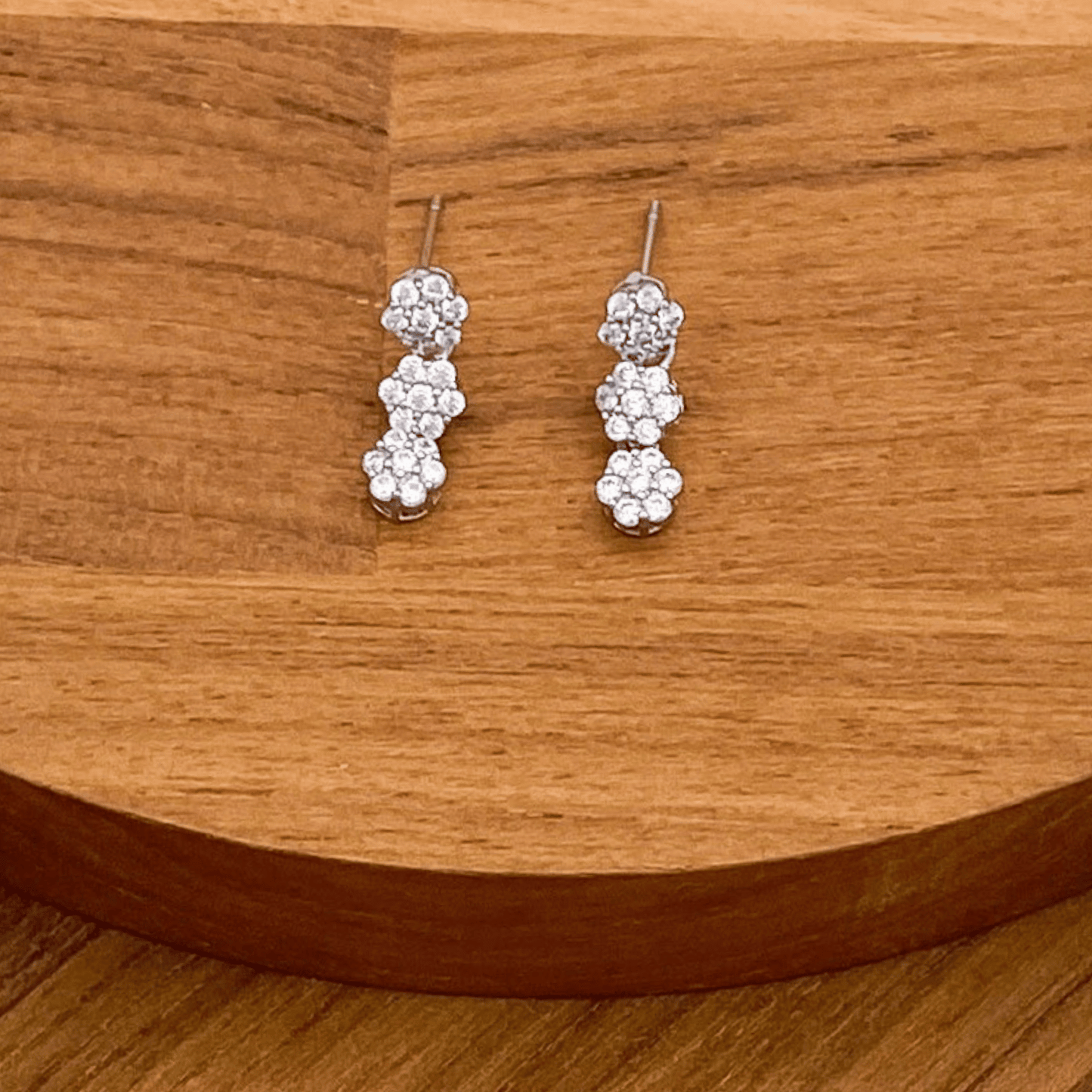 zinnia set in rhodium
