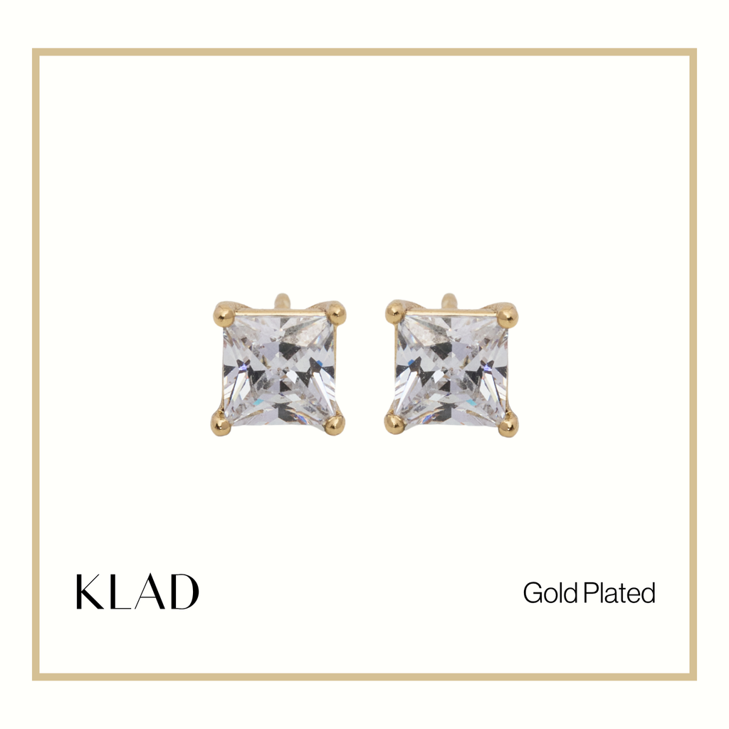 Zoe Stud Earrings in Gold
