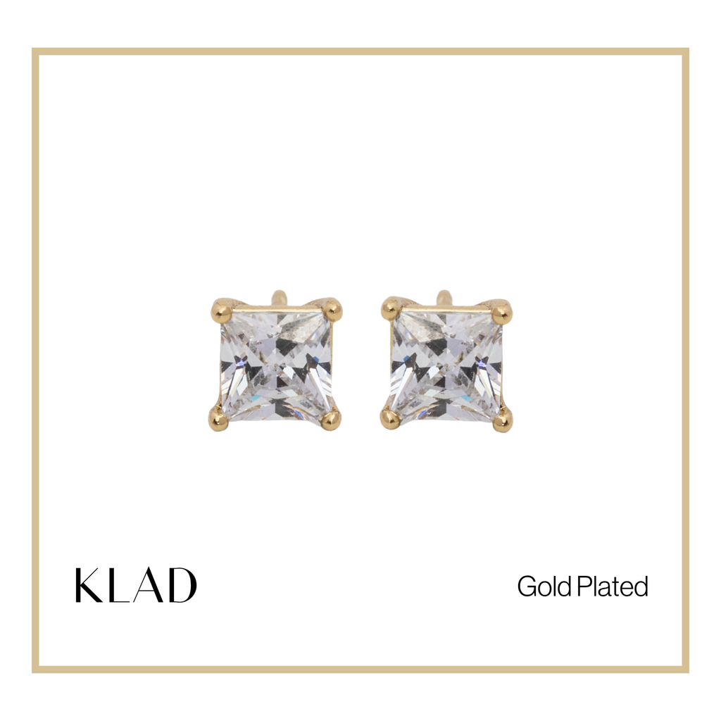 Zoe Stud Earrings in Gold
