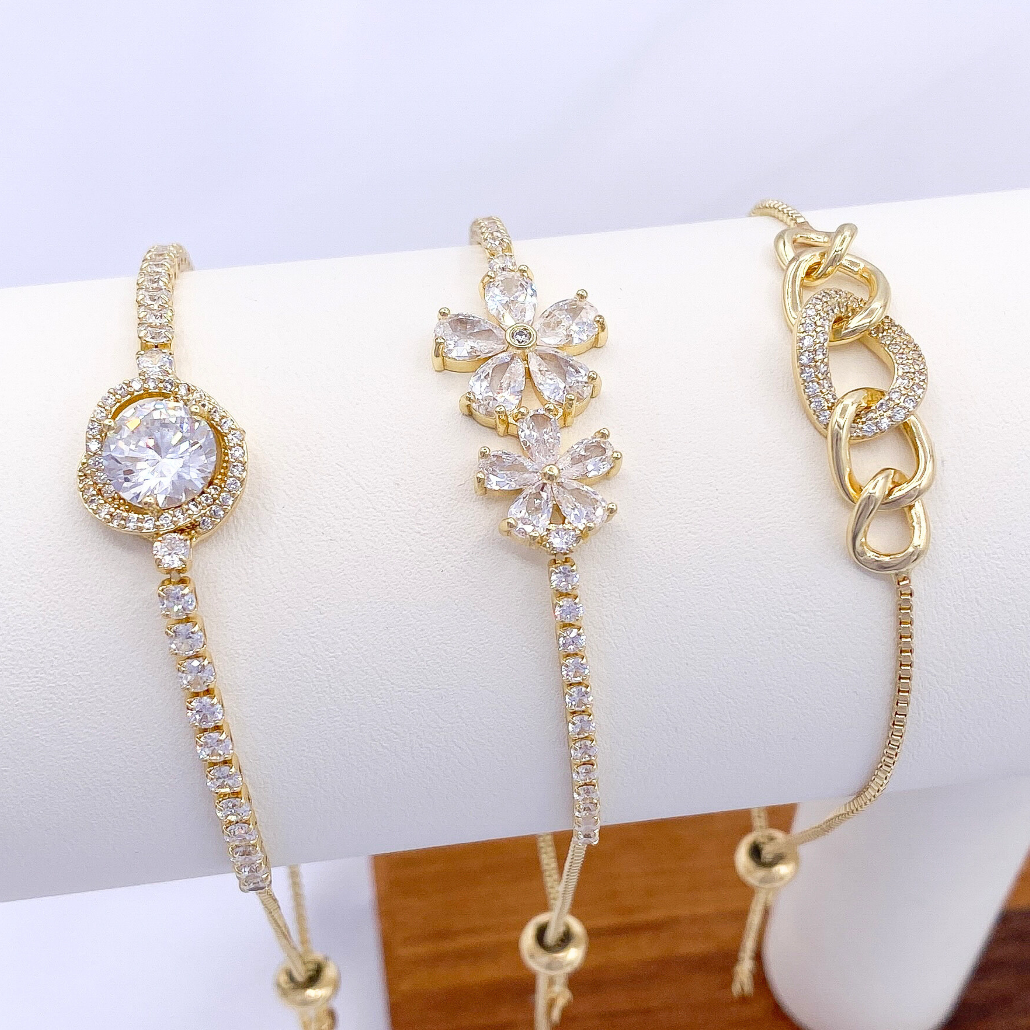 Sana Adjustable Bracelet in Gold