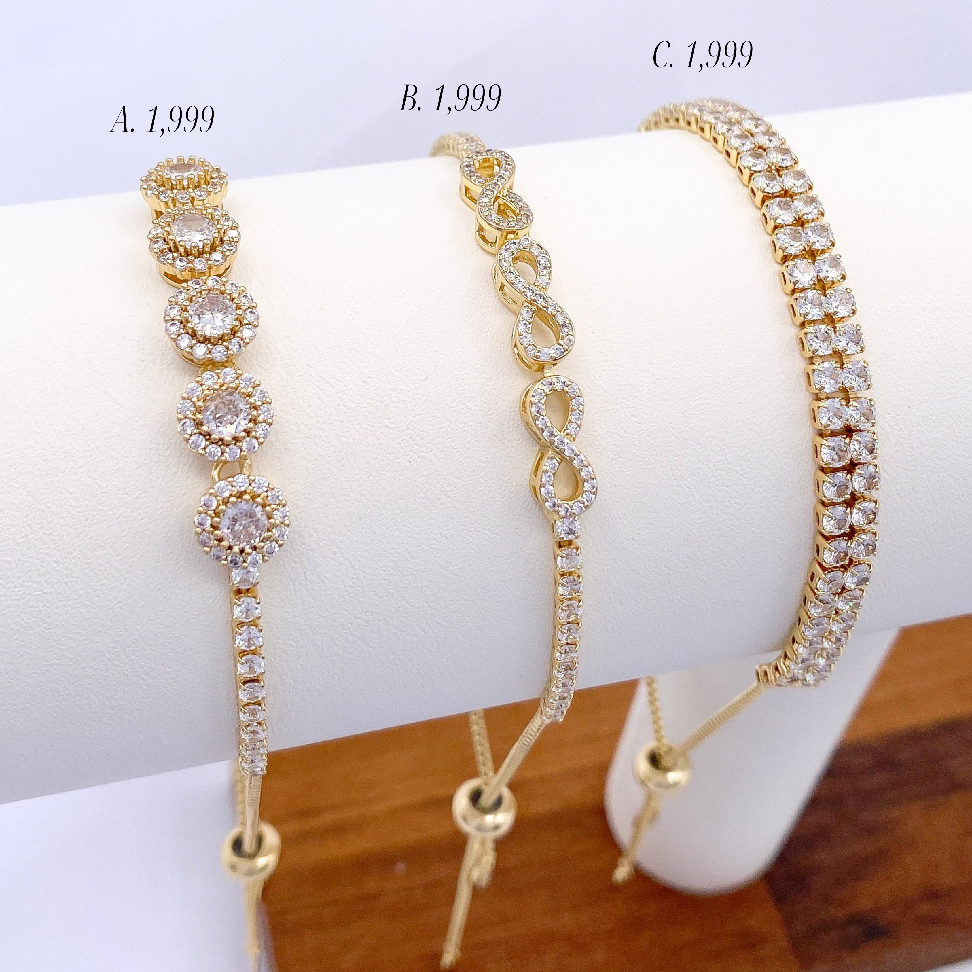 Scarlett Adjustable Bracelet in Gold